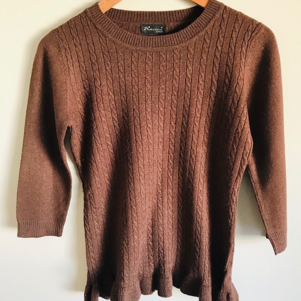 Mixed wool sweater.